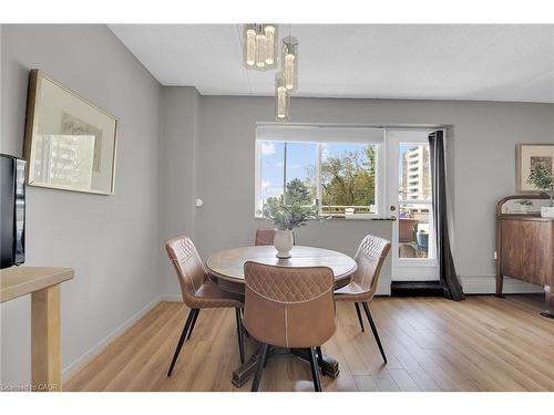 220-198 Scott Street, St. Catharines, ON - Indoor Photo Showing Dining Room