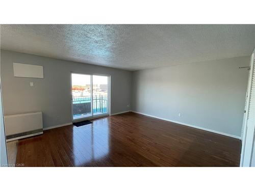 9-15 Empire Street, Welland, ON - Indoor Photo Showing Other Room