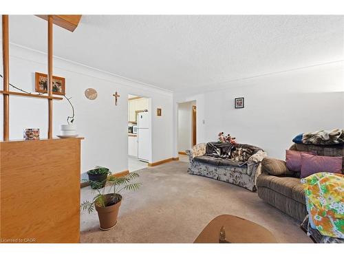 17 Queen Street N, Thorold, ON - Indoor