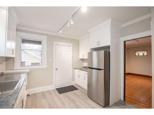 1-22 Prospect Street S, Hamilton, ON - Indoor Photo Showing Kitchen