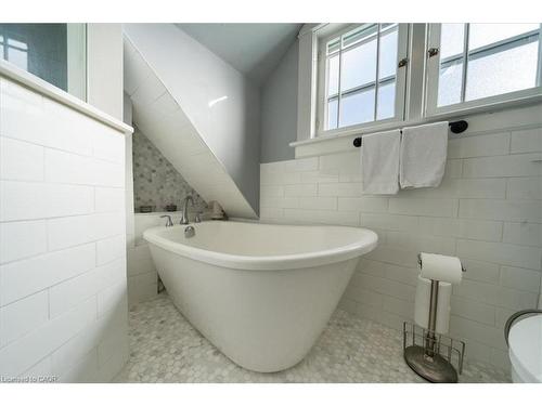 184 Weber Street E, Kitchener, ON - Indoor Photo Showing Bathroom