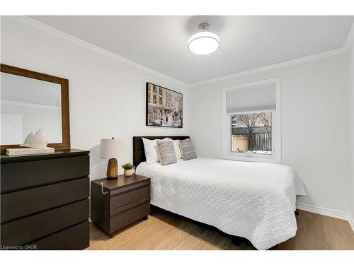 4208 Stonemason Crescent, Mississauga, ON - Indoor Photo Showing Bedroom