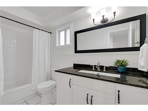 4208 Stonemason Crescent, Mississauga, ON - Indoor Photo Showing Bathroom