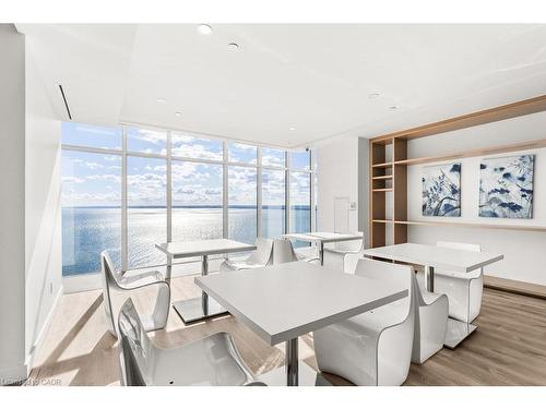 1207-370 Martha Street, Burlington, ON - Indoor Photo Showing Other Room