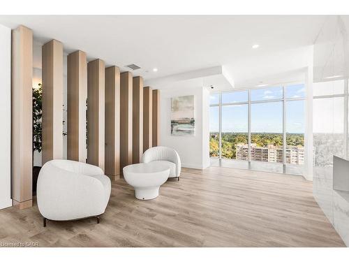 1207-370 Martha Street, Burlington, ON - Indoor