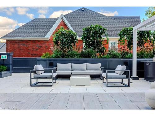 1207-370 Martha Street, Burlington, ON - Outdoor