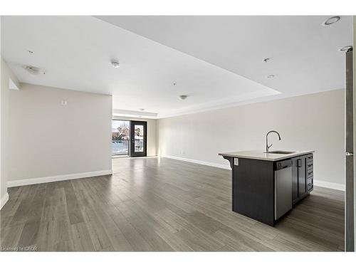 214-5 Wake Robin Drive, Kitchener, ON - Indoor