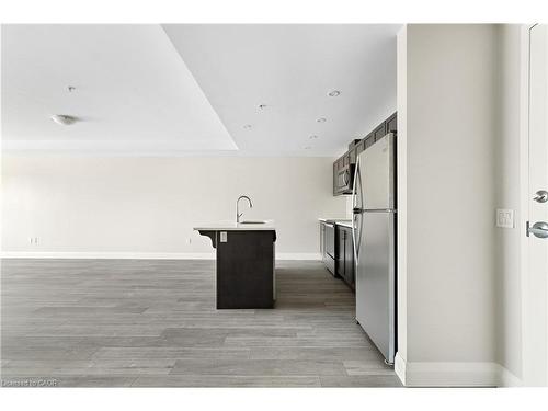 214-5 Wake Robin Drive, Kitchener, ON - Indoor Photo Showing Other Room