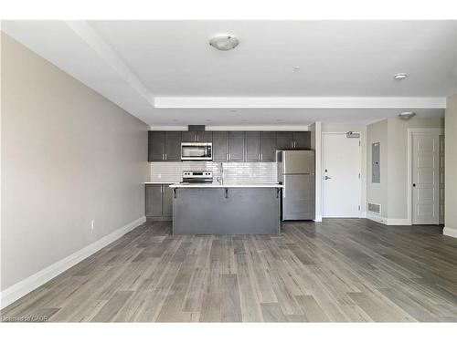 214-5 Wake Robin Drive, Kitchener, ON - Indoor Photo Showing Kitchen