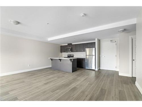 214-5 Wake Robin Drive, Kitchener, ON - Indoor Photo Showing Kitchen