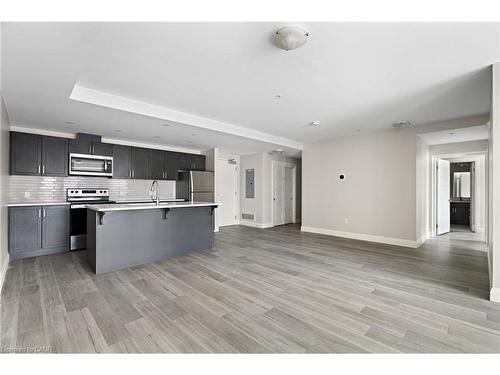 214-5 Wake Robin Drive, Kitchener, ON - Indoor Photo Showing Kitchen With Upgraded Kitchen