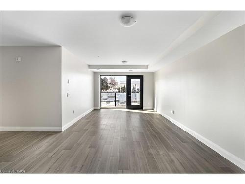 214-5 Wake Robin Drive, Kitchener, ON - Indoor Photo Showing Other Room
