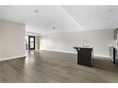 214-5 Wake Robin Drive, Kitchener, ON - Indoor