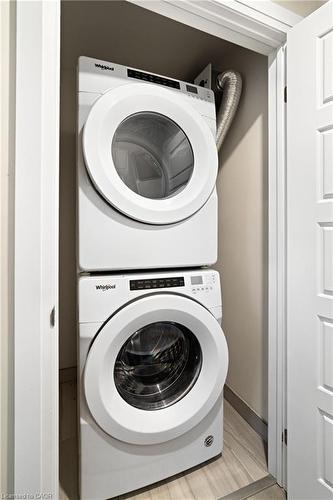 214-5 Wake Robin Drive, Kitchener, ON - Indoor Photo Showing Laundry Room