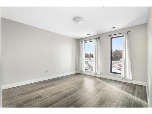 214-5 Wake Robin Drive, Kitchener, ON - Indoor Photo Showing Other Room