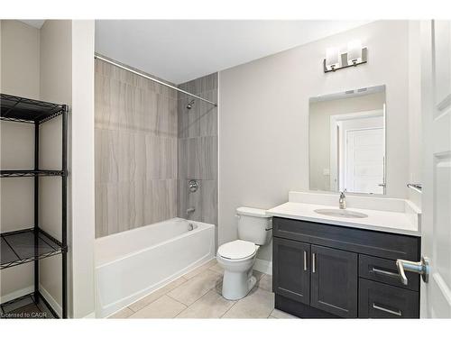 214-5 Wake Robin Drive, Waterloo, ON - Indoor Photo Showing Bathroom