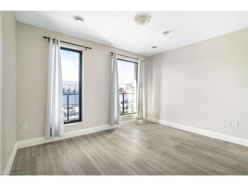 214-5 Wake Robin Drive, Kitchener, ON - Indoor Photo Showing Other Room