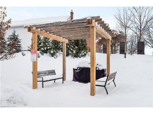 214-5 Wake Robin Drive, Kitchener, ON - Outdoor