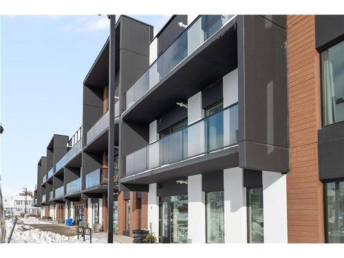 214-5 Wake Robin Drive, Waterloo, ON - Outdoor With Balcony