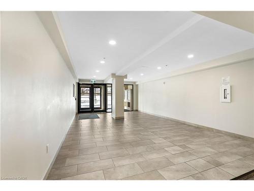 214-5 Wake Robin Drive, Kitchener, ON - Indoor Photo Showing Other Room