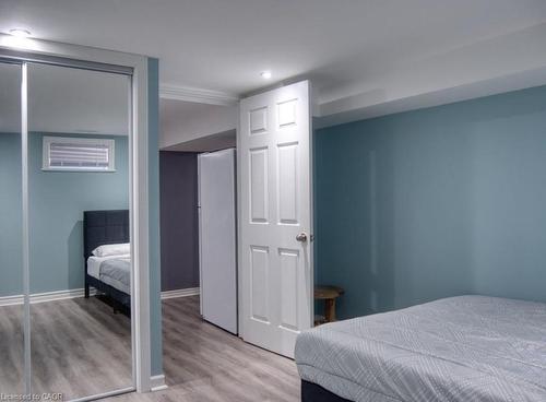 B-651 Upper Ottawa Street, Hamilton, ON - Indoor Photo Showing Bedroom