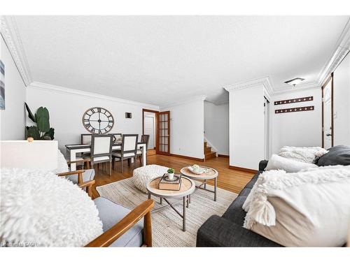 614 Elgin Street N, Cambridge, ON - Indoor Photo Showing Bedroom