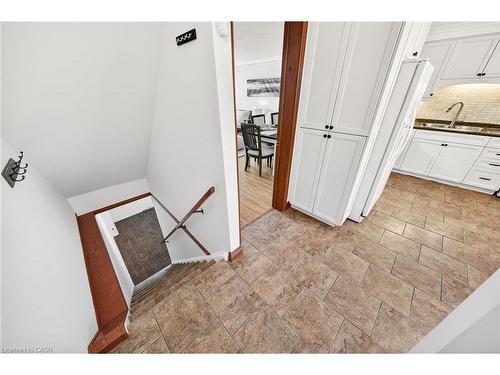 614 Elgin Street N, Cambridge, ON - Indoor Photo Showing Other Room