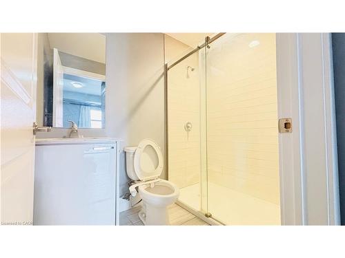 107-155 St Leger Street, Kitchener, ON - Indoor Photo Showing Bathroom