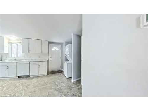 A-30 Amos Avenue, Waterloo, ON - Indoor Photo Showing Kitchen