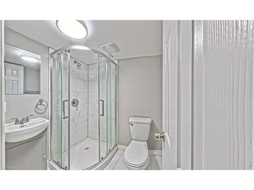 A-30 Amos Avenue, Waterloo, ON - Indoor Photo Showing Bathroom