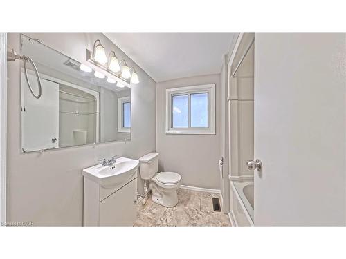 A-30 Amos Avenue, Waterloo, ON - Indoor Photo Showing Bathroom