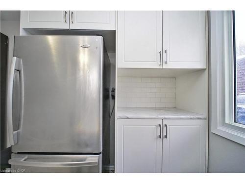 A-30 Amos Avenue, Waterloo, ON - Indoor Photo Showing Kitchen