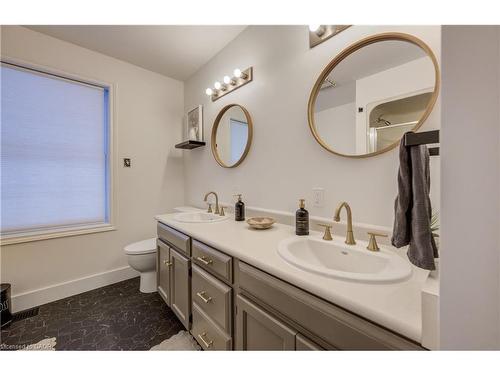 1206 North Walsingham Townline, South Middleton, ON - Indoor Photo Showing Bathroom