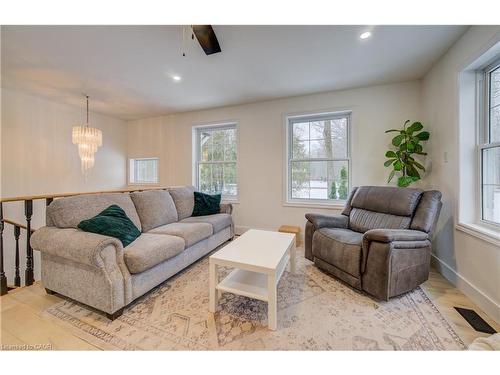 1206 Middleton N Walsingham Twnline Townline, South Middleton, ON - Indoor Photo Showing Living Room