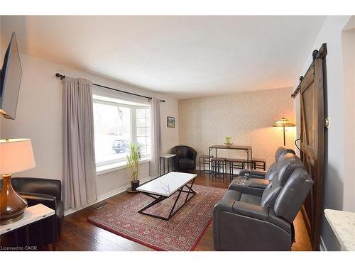 65 Rolston Drive, Hamilton, ON - Indoor Photo Showing Living Room