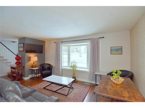65 Rolston Drive, Hamilton, ON - Indoor Photo Showing Living Room