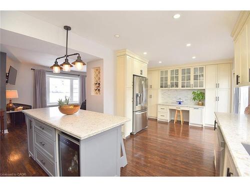 65 Rolston Drive, Hamilton, ON - Indoor Photo Showing Kitchen With Upgraded Kitchen
