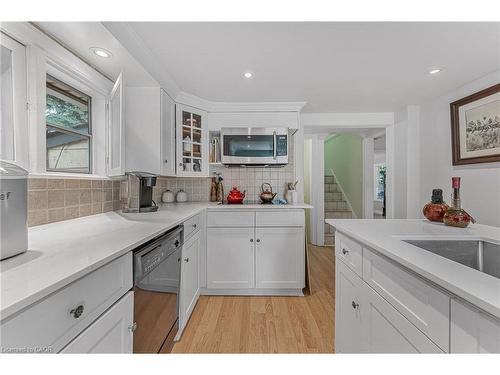 323 Regional 20 Road, Pelham, ON - Indoor Photo Showing Kitchen