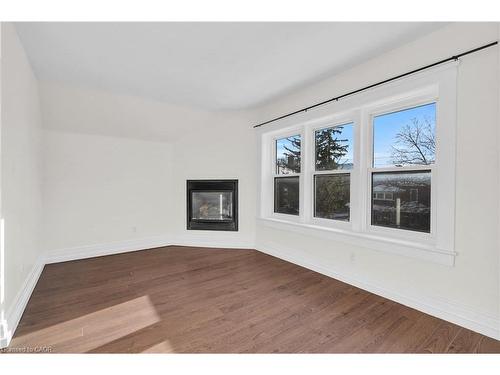 D (Upper)-98 Church Street, Kitchener, ON - Indoor Photo Showing Living Room With Fireplace