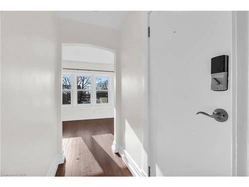 D (Upper)-98 Church Street, Kitchener, ON - Indoor Photo Showing Other Room