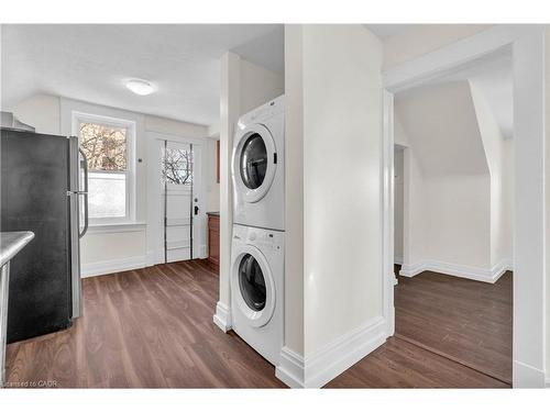 D (Upper)-98 Church Street, Kitchener, ON - Indoor Photo Showing Laundry Room