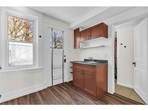 D (Upper)-98 Church Street, Kitchener, ON - Indoor Photo Showing Other Room