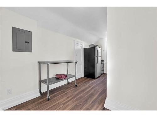 D (Upper)-98 Church Street, Kitchener, ON - Indoor Photo Showing Other Room