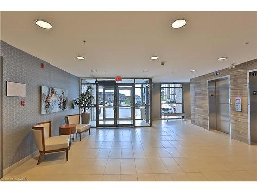 417-5020 Corporate Drive, Burlington, ON - Indoor Photo Showing Other Room