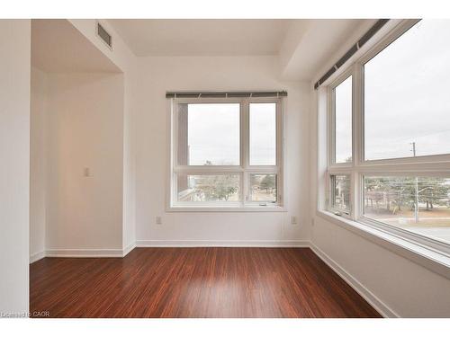 417-5020 Corporate Drive, Burlington, ON - Indoor Photo Showing Other Room