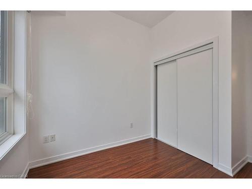 417-5020 Corporate Drive, Burlington, ON - Indoor Photo Showing Other Room