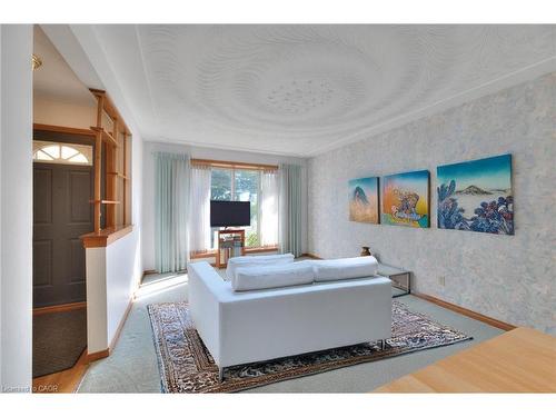 406 Franklin Street N, Kitchener, ON - Indoor Photo Showing Living Room