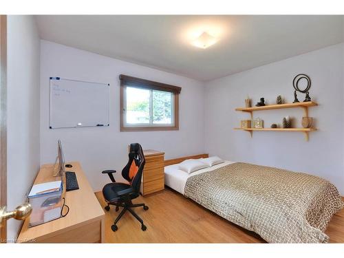 406 Franklin Street N, Kitchener, ON - Indoor Photo Showing Bedroom