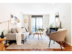 205-23 Main Street  Dundas, ON L9H 2P7