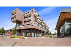 429-215 Lakeshore Road  Mississauga, ON L5H 0A7